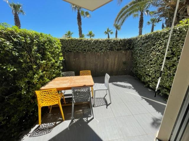 Rez De Jardin + Terrasse Piscine Et Acces Direct Plage Lägenhet Saint-Cyprien  Exteriör bild